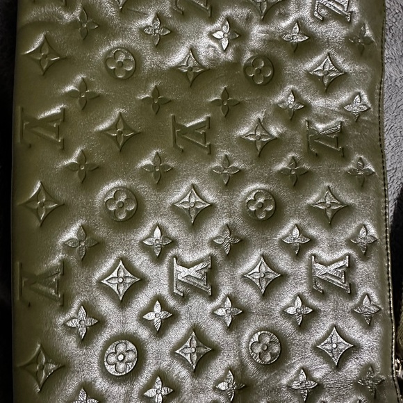 Louis Vuitton Coussin MM - Picture 6 of 16